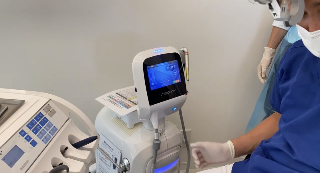 レーザー・ホワイトライトを用いた施術 新しくライトタッチレーザーを導入しました。 その1：レーザーの種類